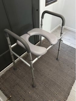 Toilet seat riser