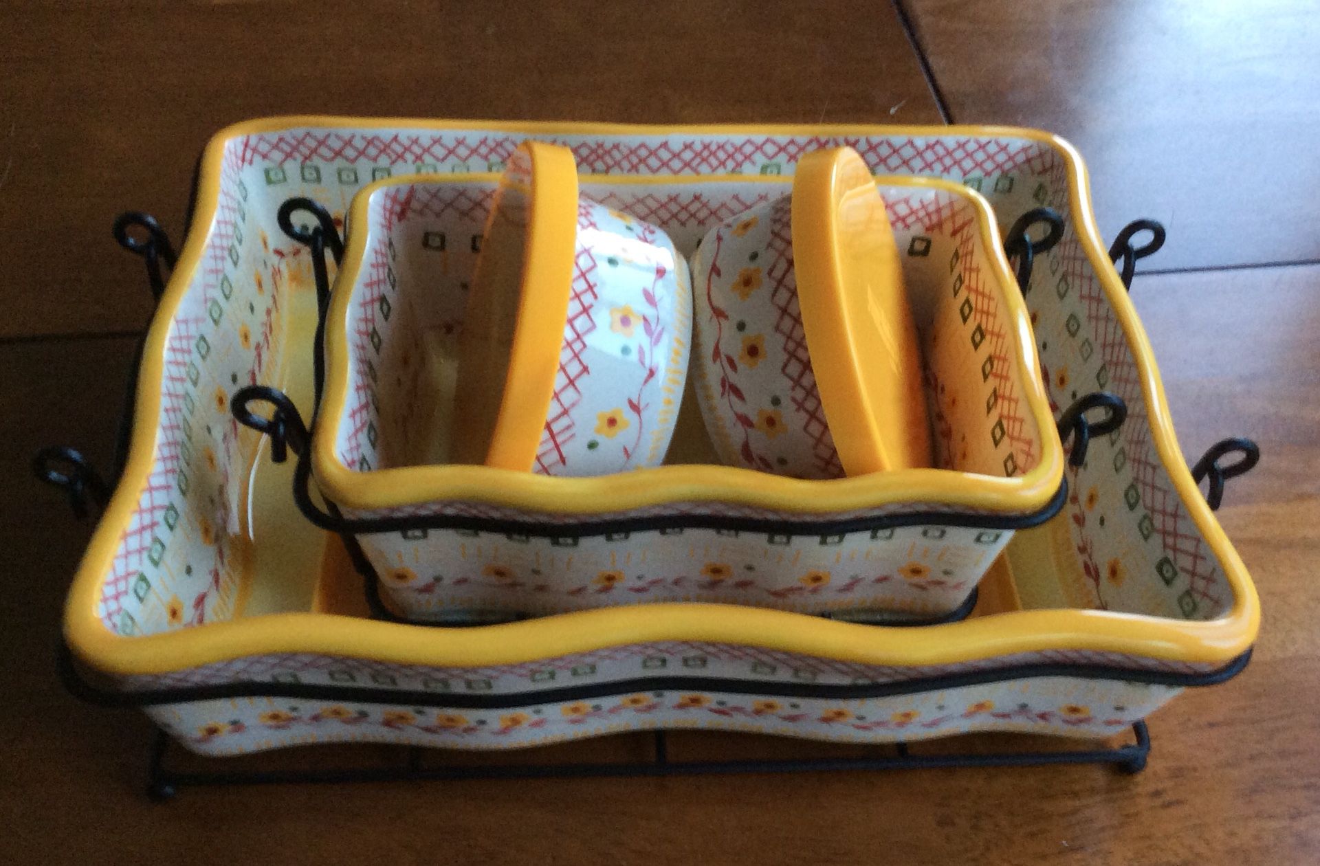 Temptation Yellow Bakeware by Tara 8 piece set with Trivets and Racks