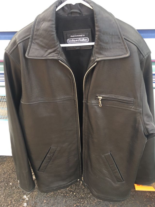 Mens Leather Jacket Size L Like New - Super Soft Leather