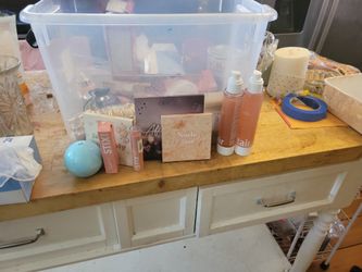 Makeup And Hair Accessories 