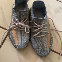 ADIDAS YEZZY SIZE 8.5