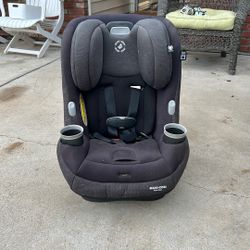 Maxi Cosi transitional car seat from infant to six years of age forward and rear facing