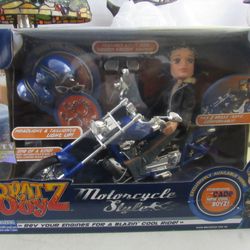 Bratz Boyz Motorcycle Style with Cade Doll Vintage 2003 NEW


