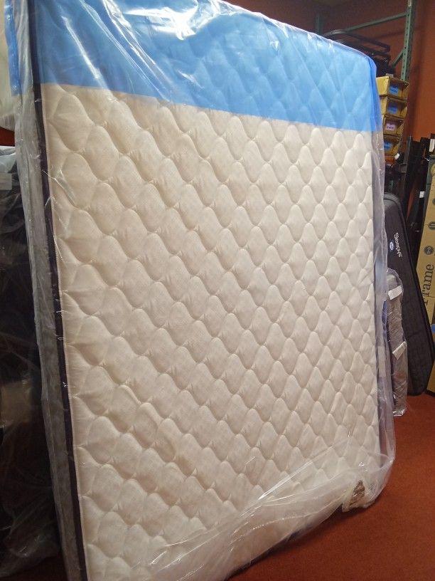 Basic foam mattress - Available In twin/full/queen!