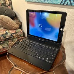 iPad Air 2 (64GB) w/Keyboard Case – Works, Battery Weak – $80 OBO