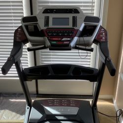 Sole Treadmill Perfect Condition 