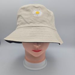 Unbranded ReversibleDaisyEmbroidered  Beige/Black BucketHat