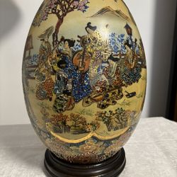  SATSUMA Style Hand Painted Porcelain Egg With Wood Stand 13.5”