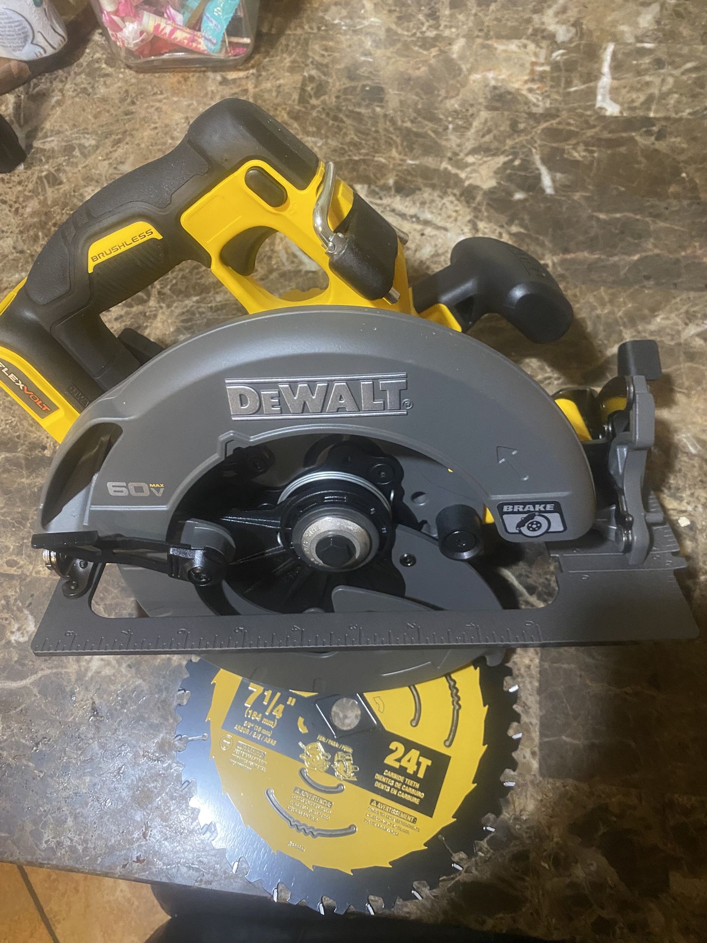 Dewalt 60 Volt Circular Sawnull