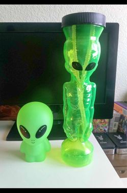 Green Alien Novelty Cup and Mini Figure Set