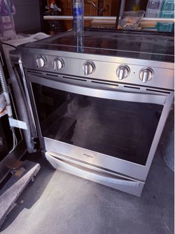 Whirlpool Microwave Oven & Stove