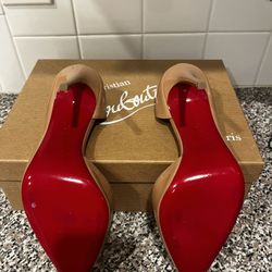 Christian Louboutin Iriza  Pumps 