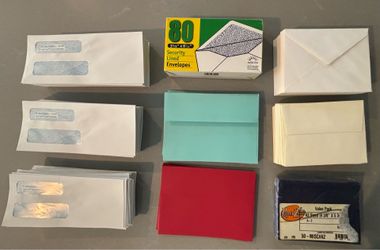lot of hundreds of mixed sizes of envelopes: security, check, A7 + A2