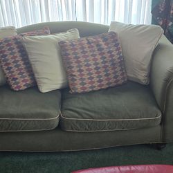 Deep Comfortable Couch W Cushions 
