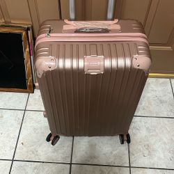 24 Inches Check In Travelers Luggage 