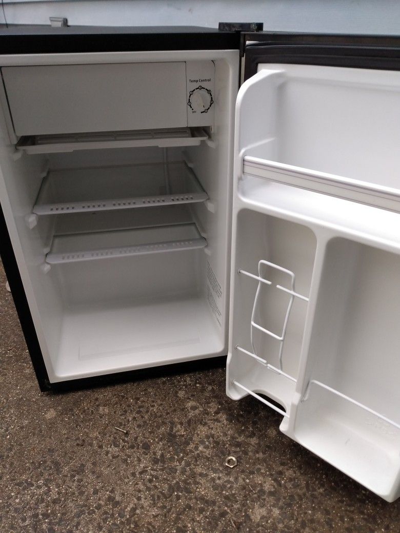 Emerson Refrigerator Small