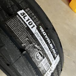 255/70/22.5 Low Pros 