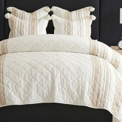 Cal King Quilt With Two King Shams