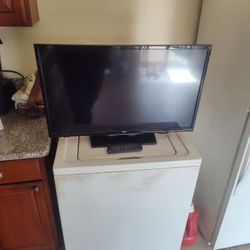 32 Inch Lg Tv  Great Tv!!