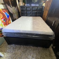Black Queen Bed Frame And Mattress 