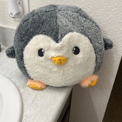 Large Size Penguin 🐧 Plush Like New Rare 