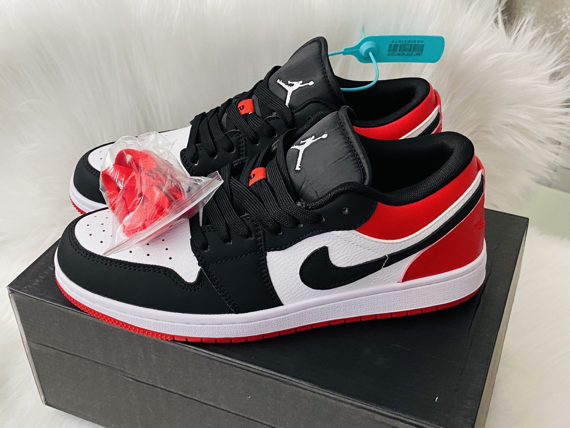 Nike Air Jordan 1 Low “Bred Toe” – Black Red White Men’s Sneakers – Classic Retro Style – New with Box