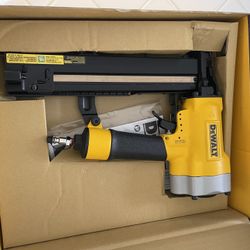 DeWALT 16 GA WIDE CROWN LATHING STAPLER