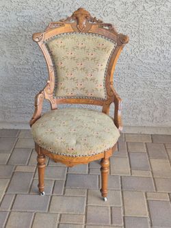 Antique Victorian side chair, in very good condition