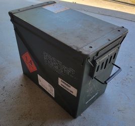 US Military Surplus Ammo Can / Storage Box