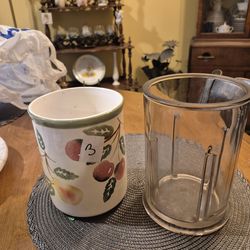 2 kitchen utensils crocks