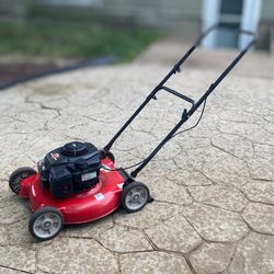 MTD Push Lawn Mower – Reliable & Ready to Work!