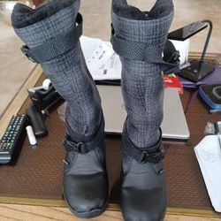 Women's Winter Boots Size 8