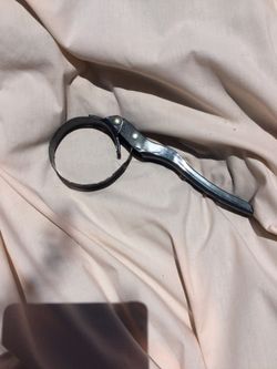 Oil filter wrench