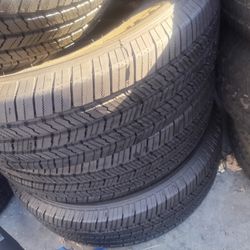 245/70/17/ SEMI NEW FOUR TIRES MICHELIN $300
