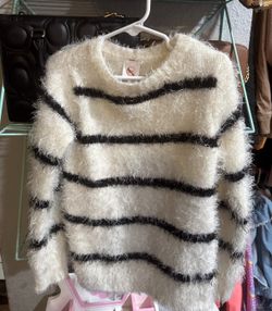 Girls Sweater (5T)