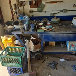Metal work bench