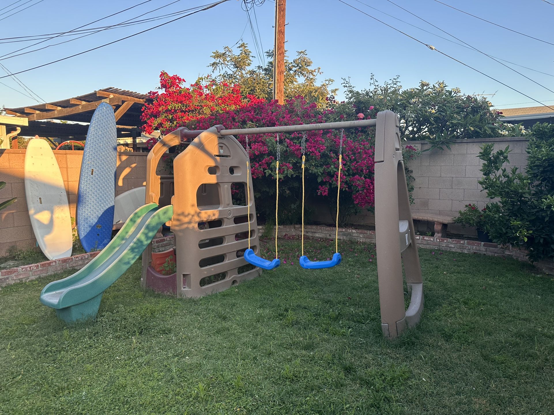 Kids Swing Set! Works Great! Kids Too Big