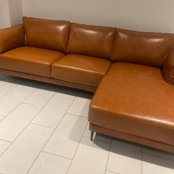 *Weekly Feature*---Corsica Mature Leather Sectional Sofa---Delivery And Easy Financing Available🤝