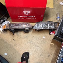 1(contact info removed)  Honda Accord Headlight/Turn Signal Assembly 