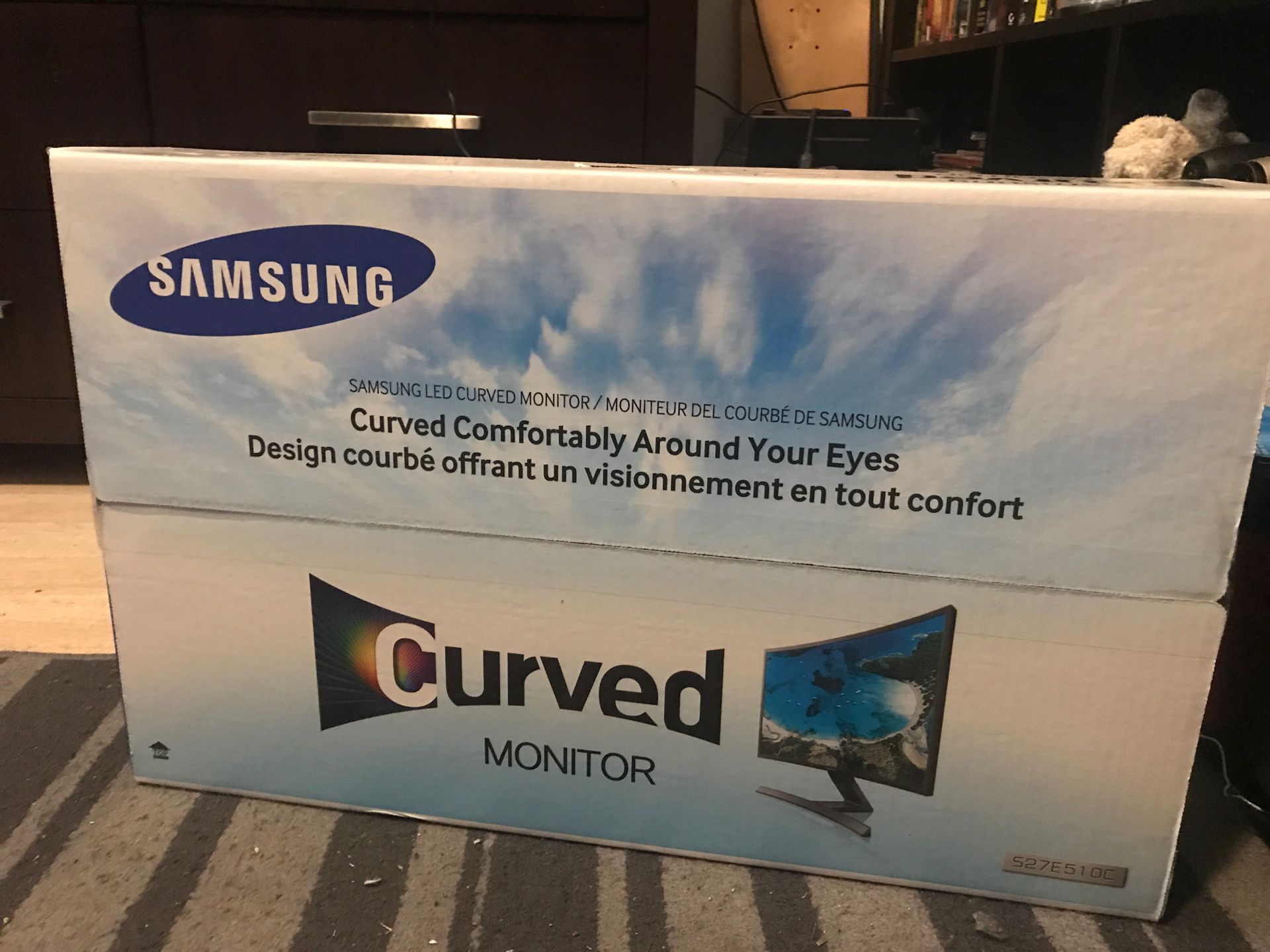 Samsung 27in Curved monitor