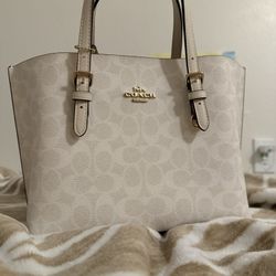 Coach Mollie Tote