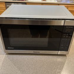 Panasonic Nn-sc668s 1.3CuFt Stainless Steel Countertop Microwave Oven