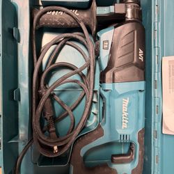 Makita AVT Rotary Hammer 