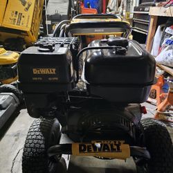 Dewalt 4400 PSI 4.0 GPM 420cc CRX420 Engine Gas Pressure Washer