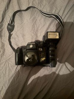 Olympia 35mm DL2000 35mm FILM CAMERA W/Flash Attachment