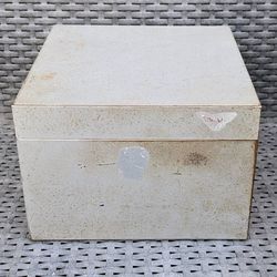 Vintage Hunt Manufacturing Lit-Ning Products sturdy metal storage box
