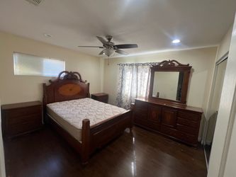 Queen bedroom set