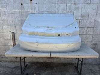 Tailgate liftgate trunk polestar 4 2024 2025 2026