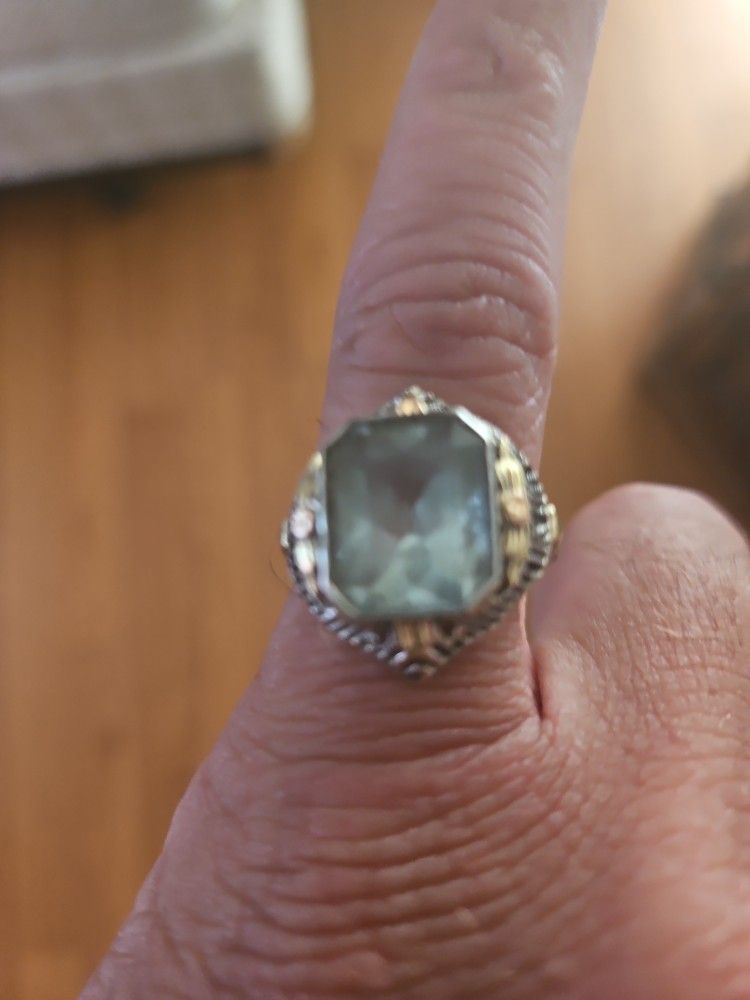 8ct Ring emerald Blue Aquamarine Size8