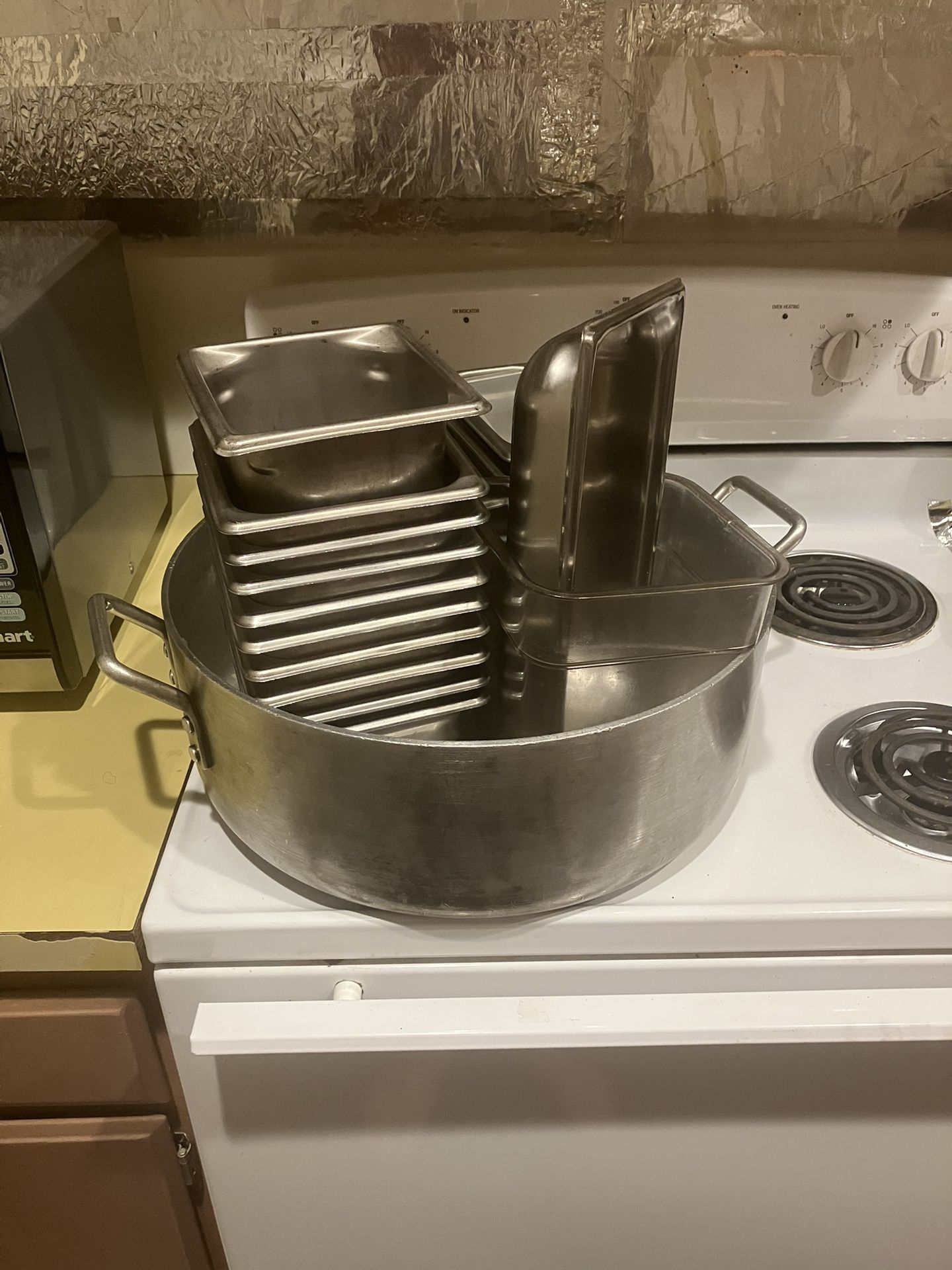 25 qt brazing Pan + 18 buffet server bins